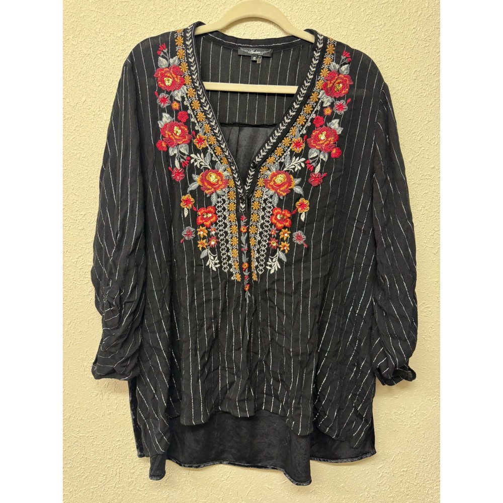 Andree by Unit Embroidered Velvet Tunic Womens 1X Black Floral Boho Hi Low Top
